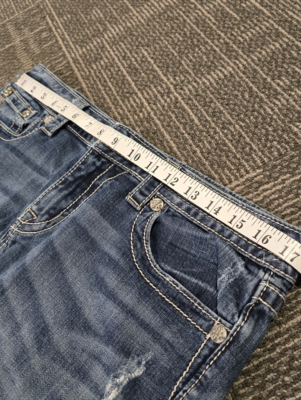 Miss Me Embellished Bermuda Denim Shorts Size 32 - Picture 8 of 13